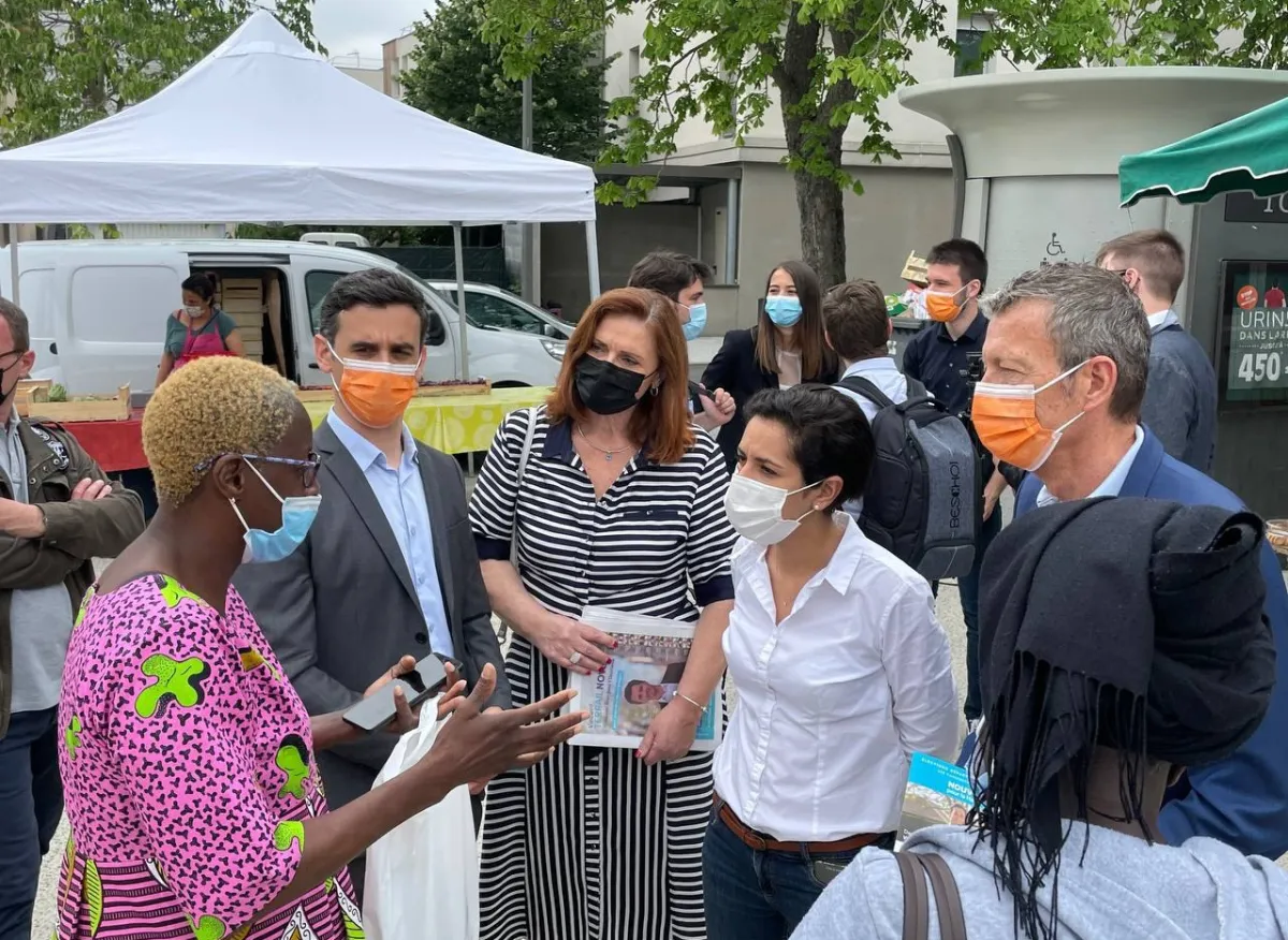 Sarah_El_Haïry-SEH marché 