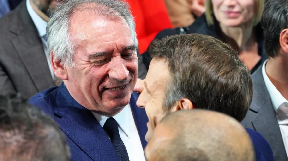 Macron Arena - François_Bayrou-FB